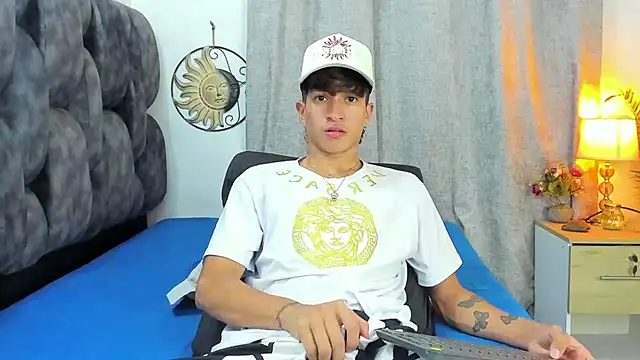  CamiloBass online show from 04-10-26, 01:23