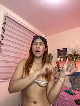 Snapshot of soy_sarah_ chatting on 02-09-25, 09:58 soy sarah online show from 02-09-25, 09:58