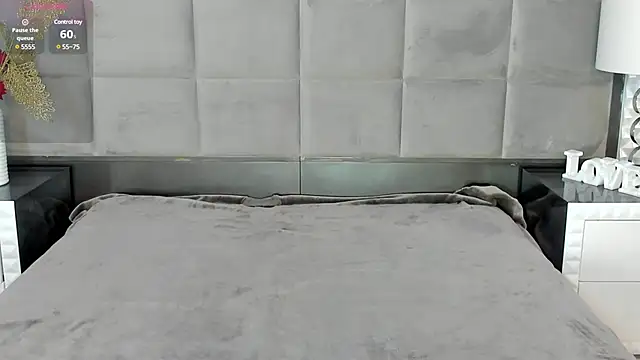 Snapshot of OliviaBurning chatting on 03-18-25, 07:33 OliviaBurning online show from 03-18-25, 07:33