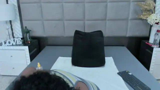 OliviaBurning online show from 12-19-25, 01:53