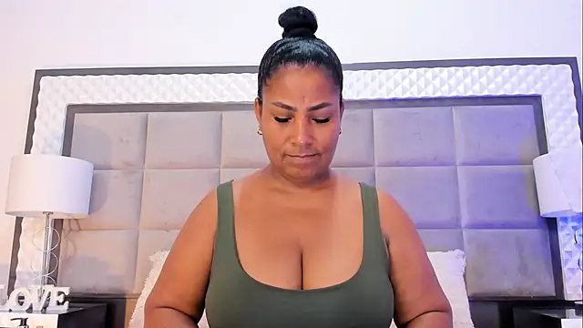 OliviaBurning online show from 03-25-26, 12:04