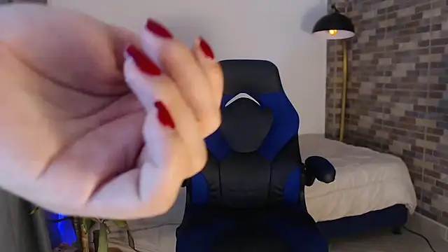 NicoleHaley online show from 09-25-25, 06:08