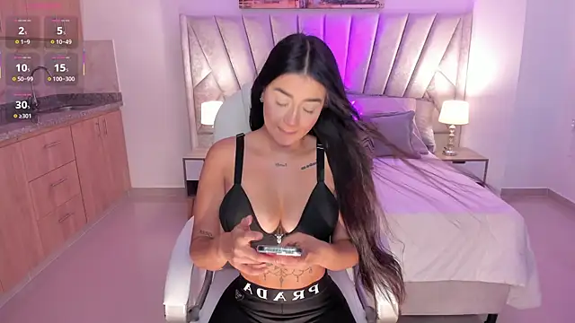 amelie jhons online show from 10-07-25, 07:48