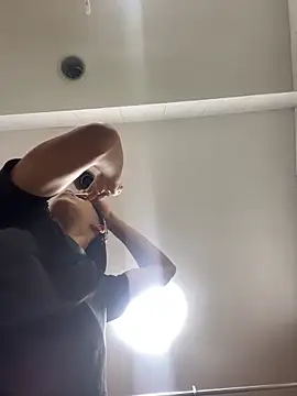 JoanG10 online show from 04-18-26, 04:20