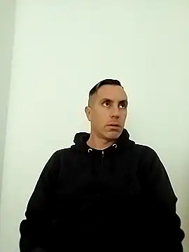 Snapshot of HELL_FIRE chatting on 05-12-26, 12:33 HELL FIRE online show from 05-12-26, 12:33