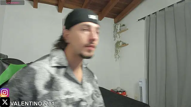 Valentino Xander online show from 09-21-25, 11:32