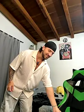 Valentino Xander online show from 12-02-25, 03:52