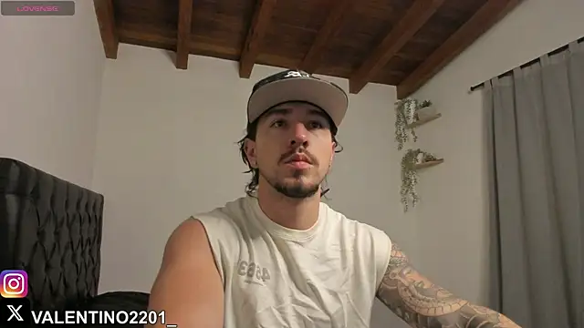 Valentino Xander online show from 10-10-25, 12:33