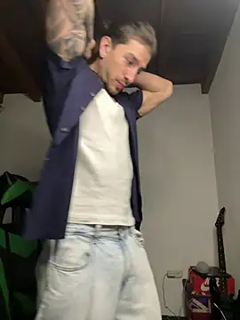 Valentino Xander online show from 02-14-26, 03:18