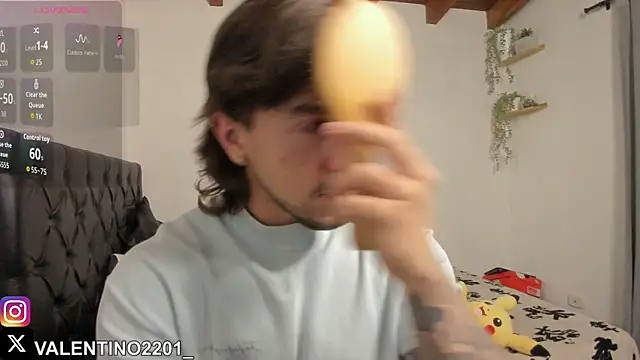 Valentino Xander online show from 10-12-25, 12:23