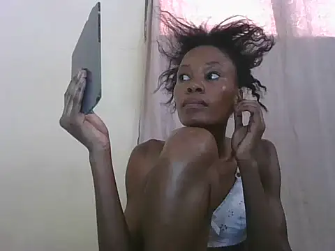 Snapshot of Sweetpetite254 chatting on 02-03-26, 06:40 Sweetpetite254 online show from 02-03-26, 06:40