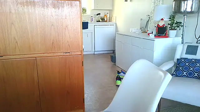 costanza7070 online show from 12-02-25, 04:19