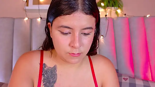 Snapshot of EngelStone chatting on 09-17-25, 07:38 EngelStone online show from 09-17-25, 07:38