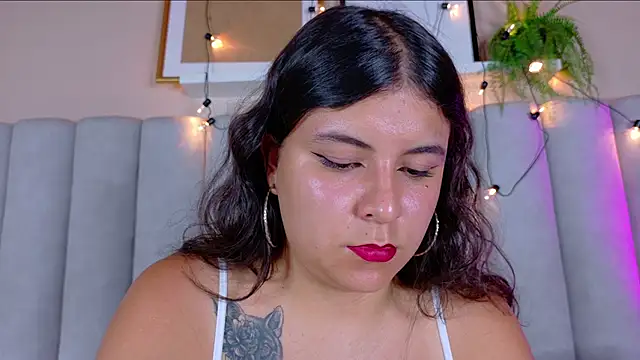 Snapshot of EngelStone chatting on 10-21-25, 07:46 EngelStone online show from 10-21-25, 07:46