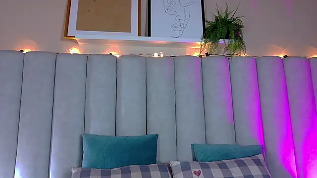 Snapshot of EngelStone chatting on 11-05-25, 12:03 EngelStone online show from 11-05-25, 12:03