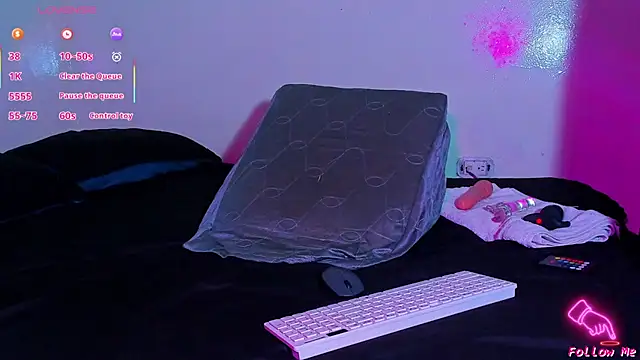 Piggy Eddy online show from 03-15-26, 02:35