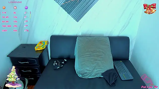 Piggy Eddy online show from 12-15-25, 04:51