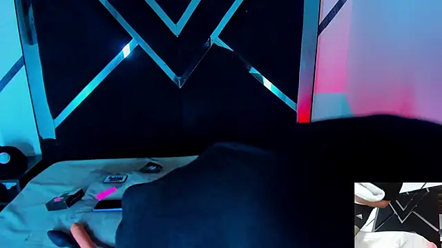 Piggy Eddy online show from 09-16-25, 09:05