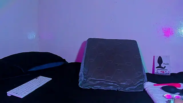 Piggy Eddy online show from 03-31-26, 05:20