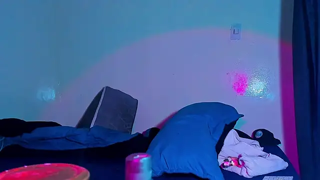 Piggy Eddy online show from 02-28-26, 02:33