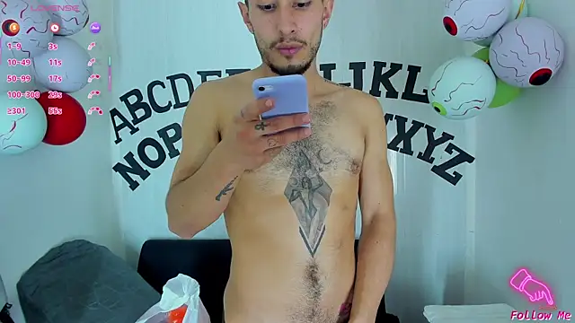 Piggy Eddy online show from 10-19-25, 08:44