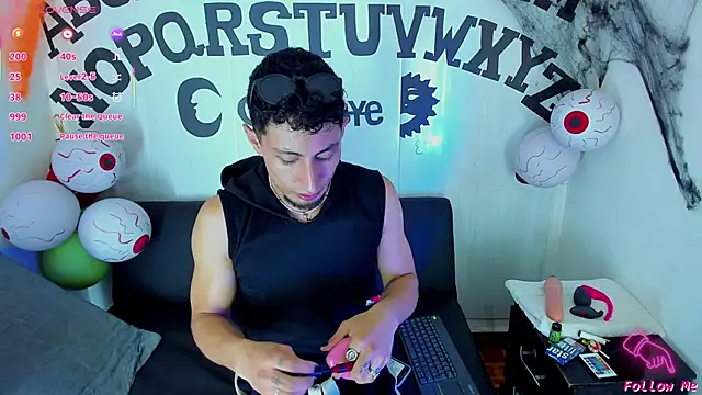 Piggy Eddy online show from 10-23-25, 08:29