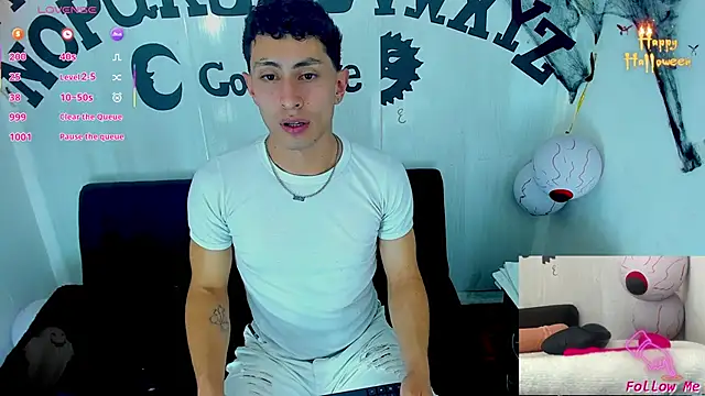 Piggy Eddy online show from 10-31-25, 07:21