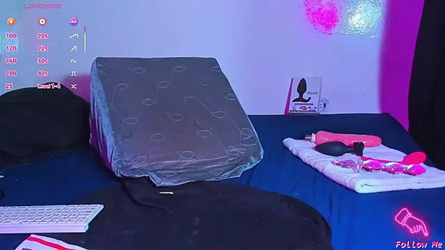 Piggy Eddy online show from 02-10-26, 06:12