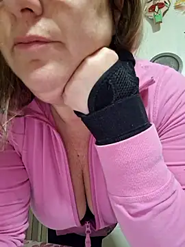 Snapshot of Mara-24 chatting on 02-15-25, 05:17 Mara-24 online show from 02-15-25, 05:17