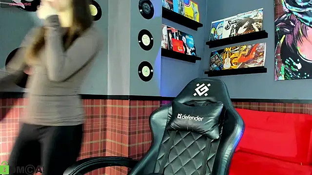 Nicole Charm online show from 01-13-26, 11:52