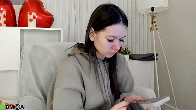 Nicole Charm online show from 03-10-26, 11:42