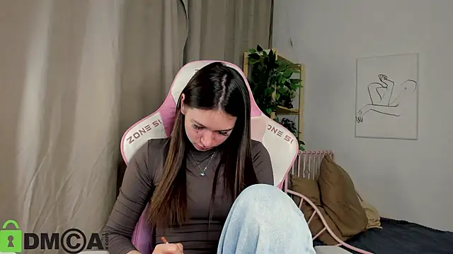 Nicole Charm online show from 10-23-25, 09:02