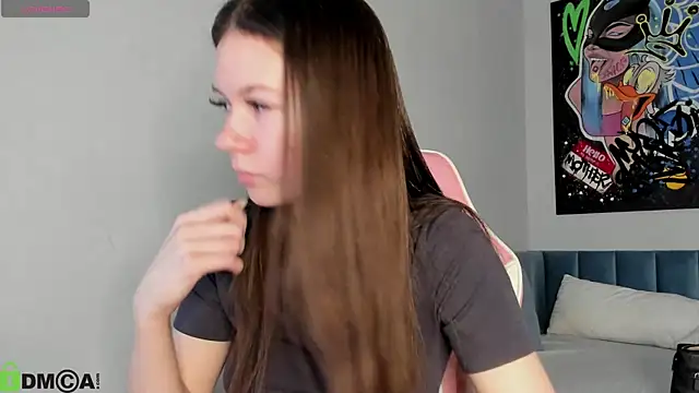 Nicole Charm online show from 12-19-25, 12:03