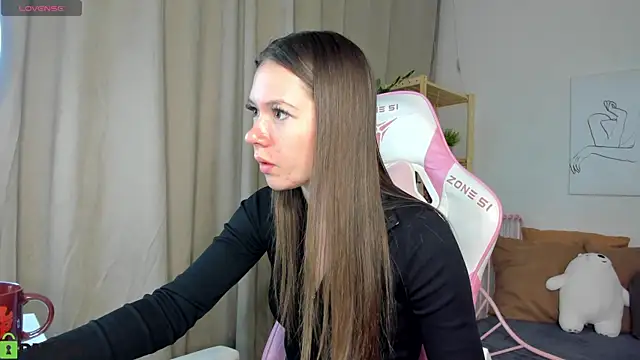 Snapshot of Nicole_Charm chatting on 10-01-25, 09:29 Nicole Charm online show from 10-01-25, 09:29