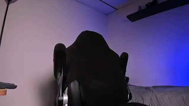 james connor2 online show from 04-12-26, 03:37