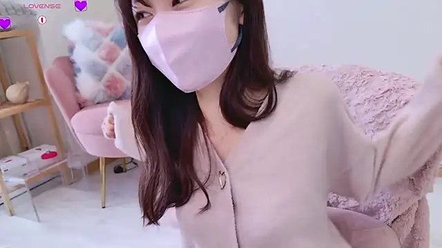 Snapshot of meg_0901 chatting on 03-15-25, 12:04 meg 0901 online show from 03-15-25, 12:04
