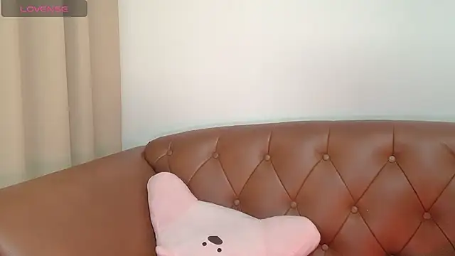 NickiBloom online show from 01-05-25, 03:11