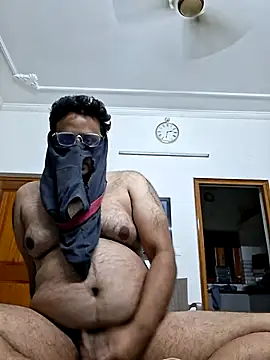 Snapshot of shree7776trrr chatting on 10-21-25, 12:48 shree7776trrr online show from 10-21-25, 12:48