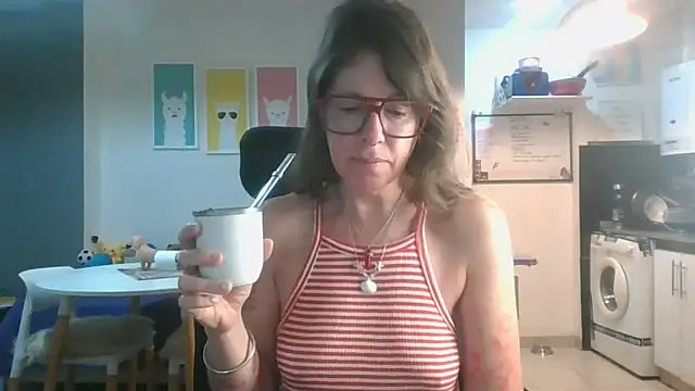 Calentandote online show from 10-17-25, 07:22