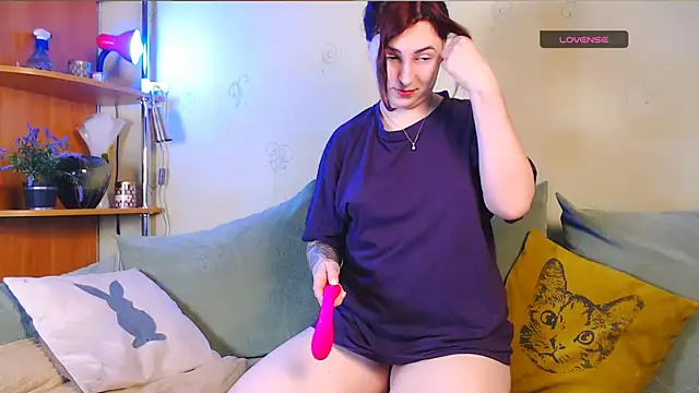 Snapshot of Caroline1995 chatting on 11-11-25, 05:35 Caroline1995 online show from 11-11-25, 05:35