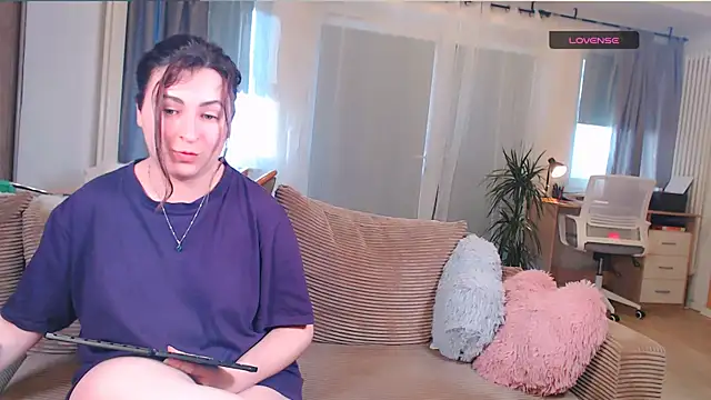 Snapshot of Caroline1995 chatting on 03-30-26, 04:52 Caroline1995 online show from 03-30-26, 04:52