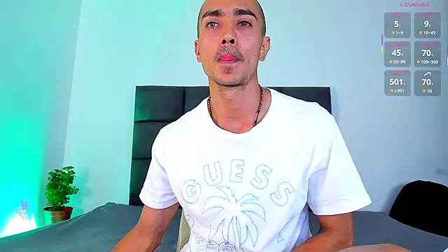 steven hott8 online show from 12-15-25, 04:13