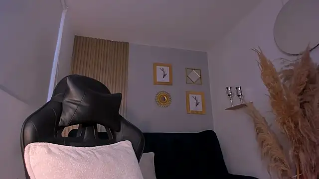 NatyFerrer  online show from 10-11-25, 11:00