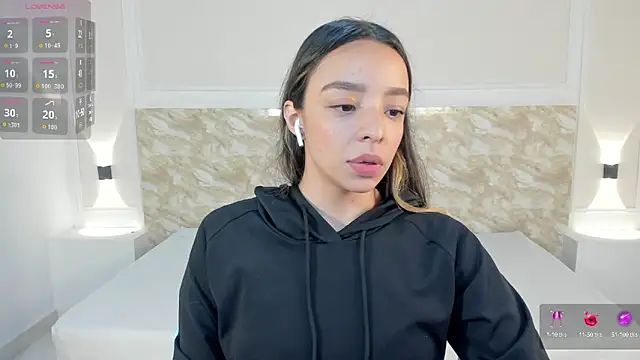 AliceRoss0 online show from 10-12-25, 12:28