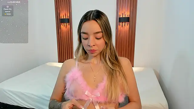 AliceRoss0 online show from 12-20-25, 10:01