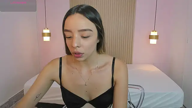 AliceRoss0 online show from 05-06-26, 08:13