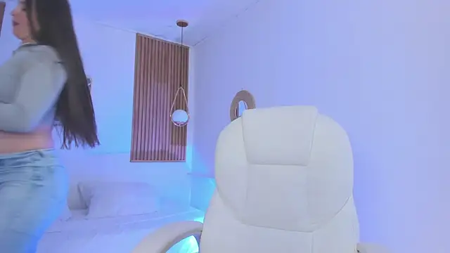 TiffanyWright online show from 11-24-25, 11:21