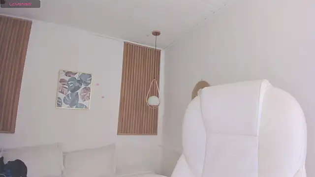 TiffanyWright online show from 02-13-26, 01:22