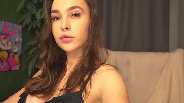 Snapshot of tati__20 chatting on 03-15-25, 08:54 tati 20 online show from 03-15-25, 08:54