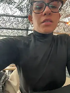 Snapshot of ValeriEvan chatting on 02-20-26, 08:33 ValeriEvan online show from 02-20-26, 08:33